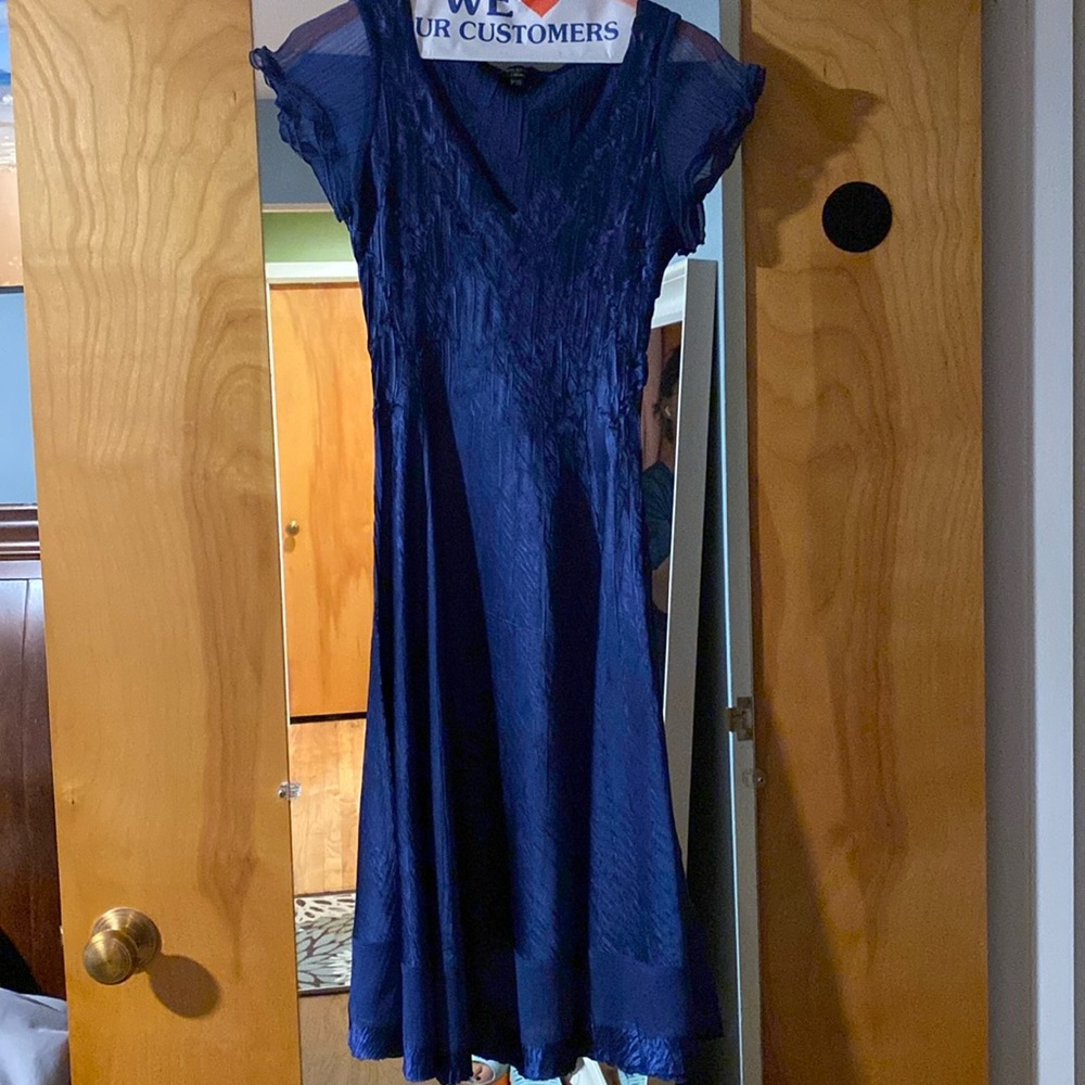 Komarov crinkle dress. EUC! Navy color. Size P/S.